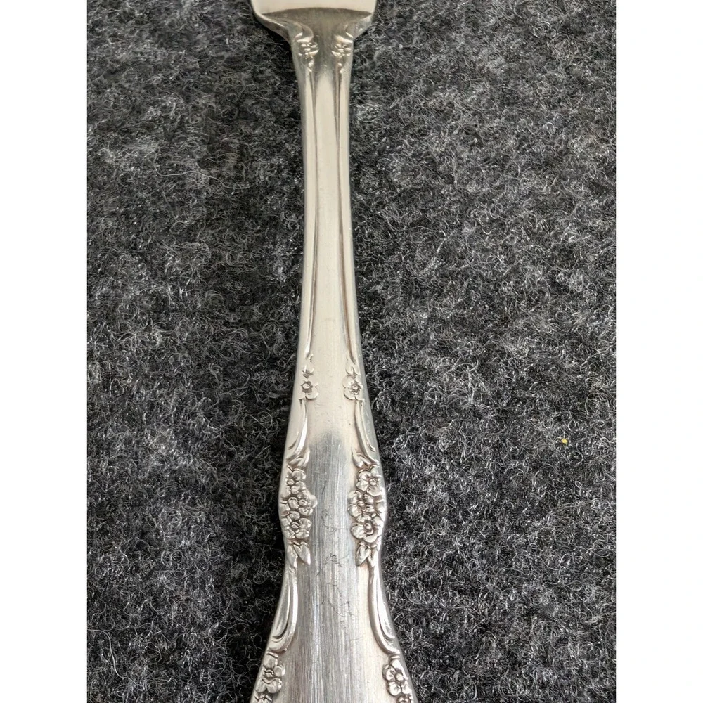 Oneida Community Fredericksburg Silverplate Master Butter Knife Floral Vintage
